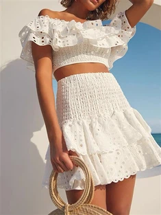 Żółty potargany dwuczęściowy strój